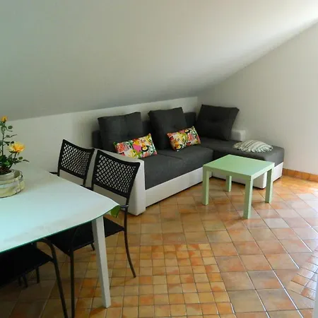 Visak Apartment *